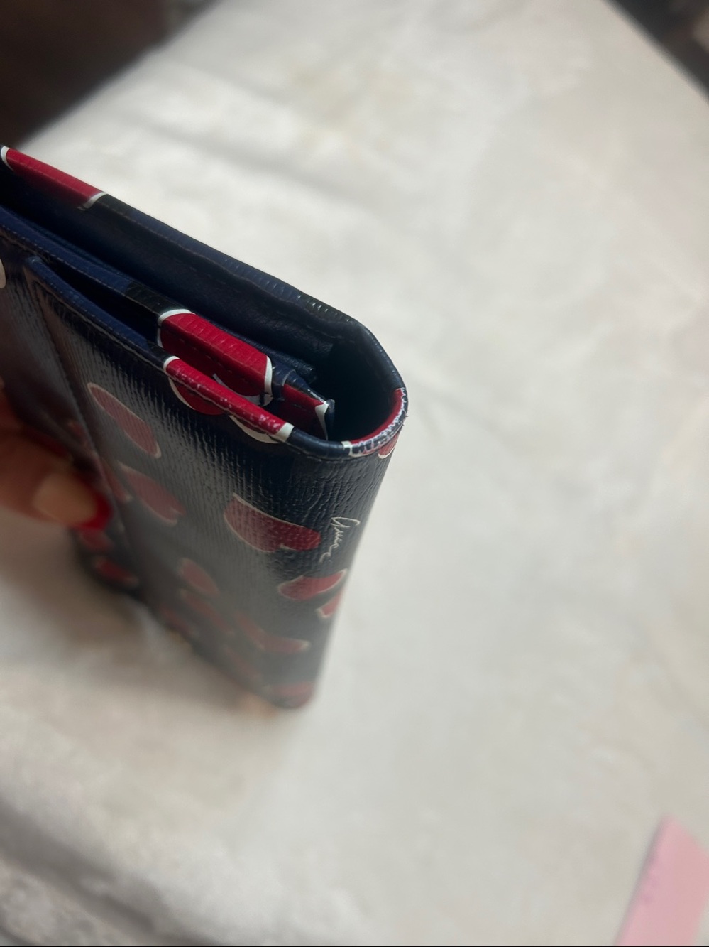 Gucci Navy Wallet LIMITED EDITION with Red Heart Print and Gold Logo NWOT - Picture 10 of 12